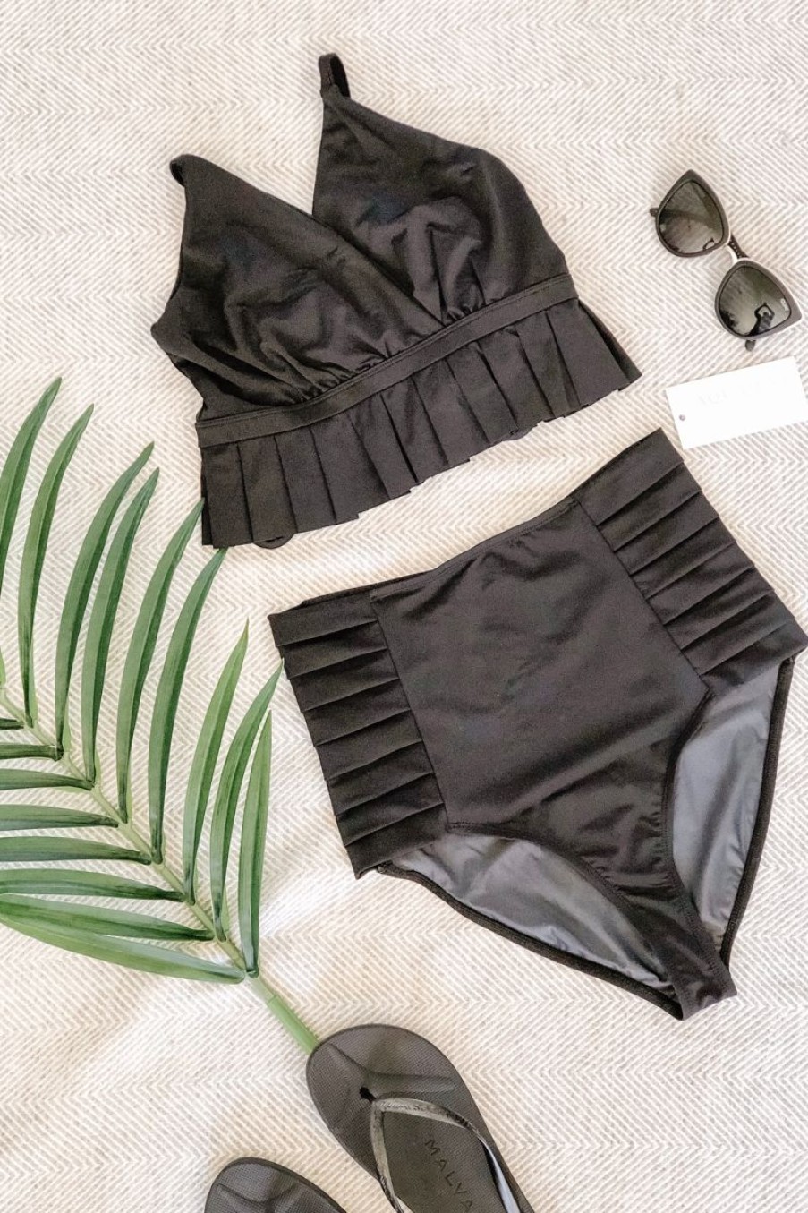 Women Aqua Bay Bikini Tops | The "Marilyn" Pleated Ruffle Bikini Top In Black