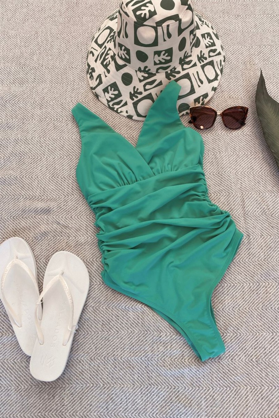 Women Aqua Bay One Piece Swimsuit | The Sunday One Piece Swimsuit In Kelly Green